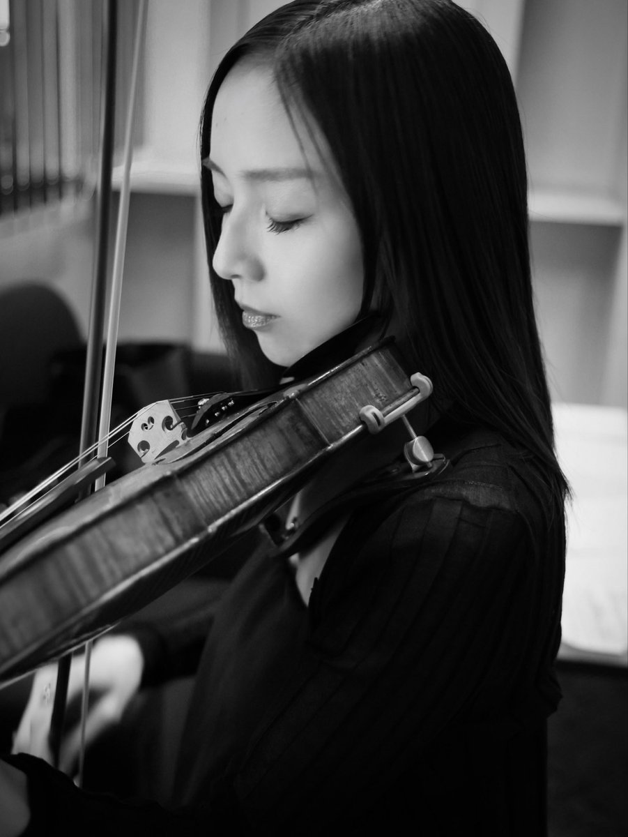 emirimiyamoto's tweet photo. ららら♪クラシック学校公演🎻

学生時代に出会う音楽や言葉、出来事は
その後の人生を変えることがあります。

あの日の時間が、何かを好きになるきっかけや自分の可能性を信じるきっかけになっていたらこころから嬉しいです。

ご一緒した皆さま、聴いてくださった皆さま
ありがとうございました☺️ https://t.co/3EYenmIKe7