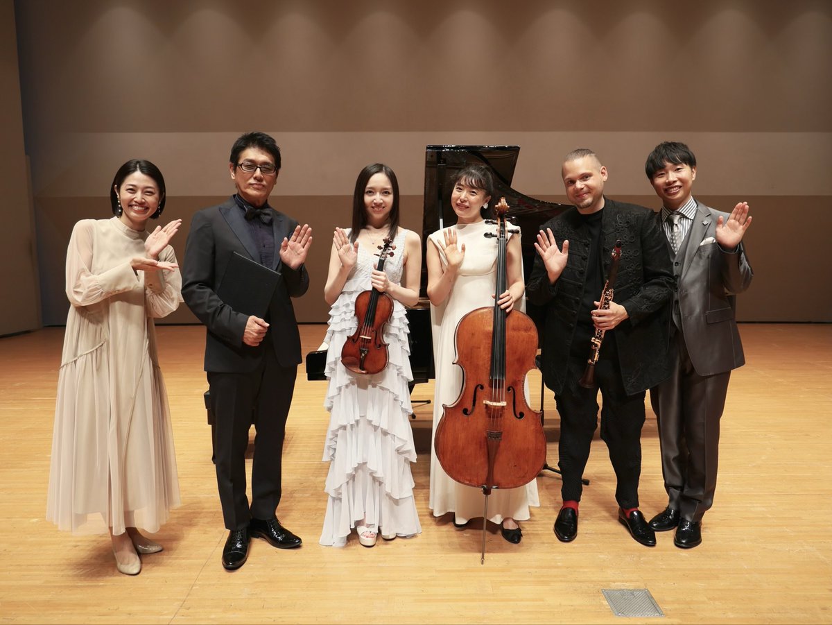 emirimiyamoto's tweet photo. ららら♪クラシック学校公演🎻

学生時代に出会う音楽や言葉、出来事は
その後の人生を変えることがあります。

あの日の時間が、何かを好きになるきっかけや自分の可能性を信じるきっかけになっていたらこころから嬉しいです。

ご一緒した皆さま、聴いてくださった皆さま
ありがとうございました☺️ https://t.co/3EYenmIKe7