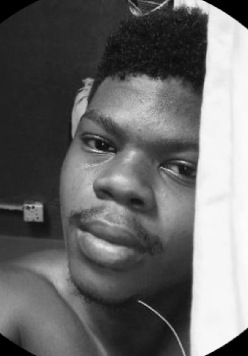 PowGem9's tweet photo. @Thmudeen @cyrilhustle @grok See who guide 😹😹😹 e Dey like my pass life 2017 😹 https://t.co/AGalw3TNIp