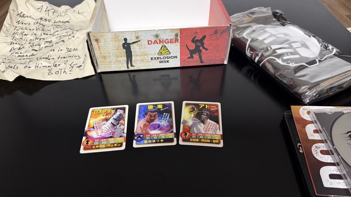 ProtectLife4's tweet photo. 届きましたーーー！！

アフリカン・カンフー・ナチス2 逆襲のロボトラー／ガーナアーリア人専用ブルーレイ BOX２～ロボトラーの落とし物～

今回のトレカはアドー、雷電、ロボトラーでした。

#Bluray
#映画
#アフリカンカンフーナチス２ https://t.co/5fTvlRsekd