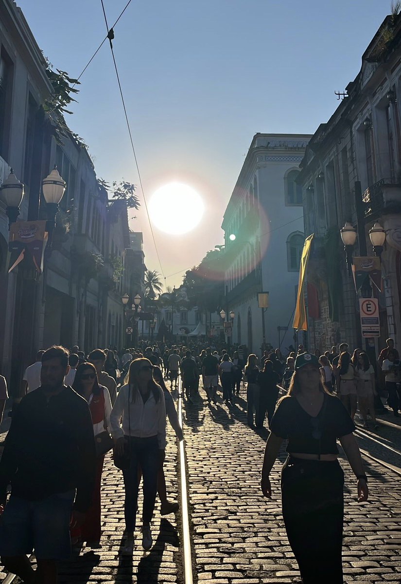 marsoa013's tweet photo. Festa de Portugal 🇵🇹 @Pvasantos https://t.co/GGJEB0S2Xp