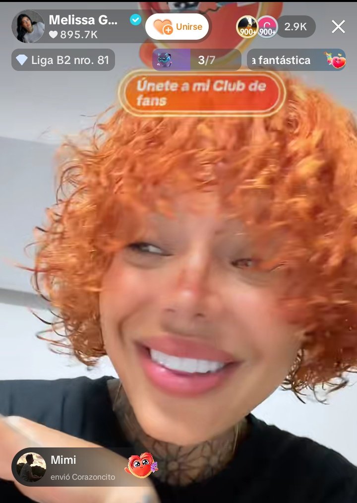 Ortiz1136331's tweet photo. Cada que me sale un Live de esta mujer jajaja según la iba a romper en RD y se burló de karola Yaya Yina  Vitaly entre otros porque estaría en el planeta pero quedó papelona esa 🤡
Solo hace Live hablando babosadas y  esos números por eso @matiasgarciard  no la volvió a invitar https://t.co/fja1vl3rnp