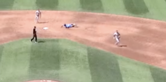 afkostka's tweet photo. Here's the sequence, step by step.

First frame, Gunnar Henderson fields it and Ernie Clement is in his base path.

Second, Clement begins to veer wide.

Third, Henderson sticks out arms, sees Clement wide, abandons tag.

Fourth, Henderson has thrown it. Clement slides. https://t.co/Zrq05y9ks6