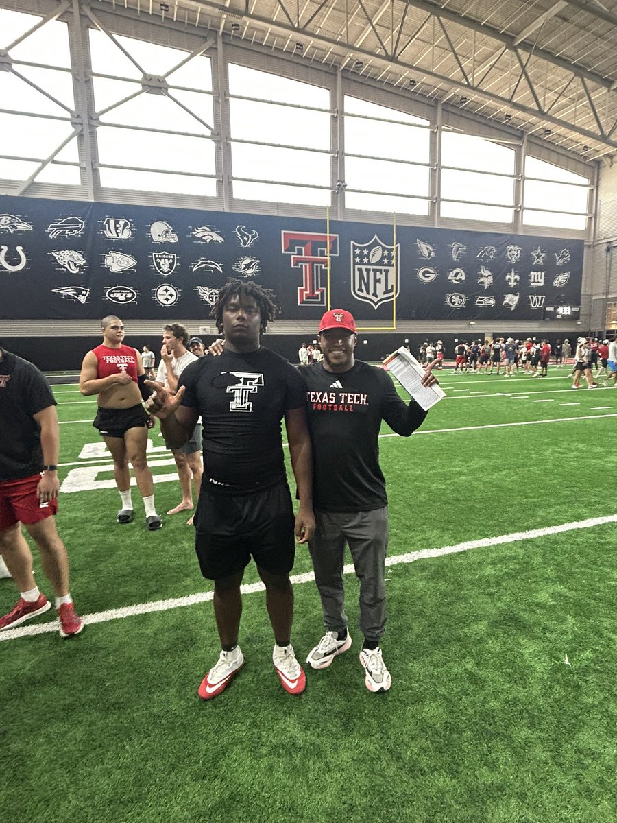 Dontaeperkins27's tweet photo. Showed up and dominated @TexasTechFB !
@Coach_Bragg @CoachMorales56 @fb_westfield https://t.co/DlsJe0EBGw