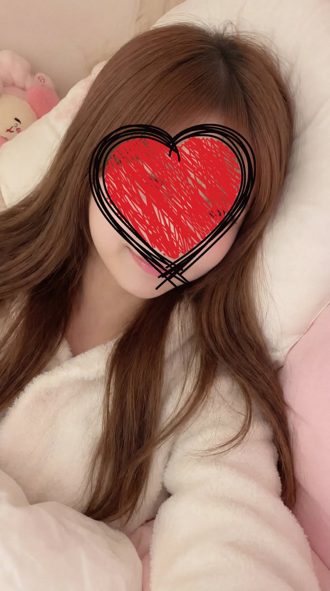 aryasarwono's tweet photo. 폭닥한 잠옷 입구 누웠는데 오늘따라 좀 꼴리네ㅎ
누나랑 디엠할 사람 하트 박구가 남미새들 반응봄ㅋㅋ https://t.co/MbVdNwApOb