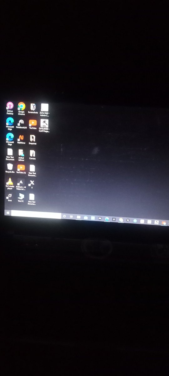 DigiGenZparty's tweet photo. Tbh mai baise toh kisi party ka support nhi hu but really Akhilesh Yadav ji ka 2014 mai diya gya HP ka laptop aaj bhi chal rha jo ki meri bua ji ko mila tha isko aaj bhi mai use krta 2026 mai shayad laptop kabhi afford na kr pata .... @yadavakhilesh thank you sir... https://t.co/2c1MSJBjrC
