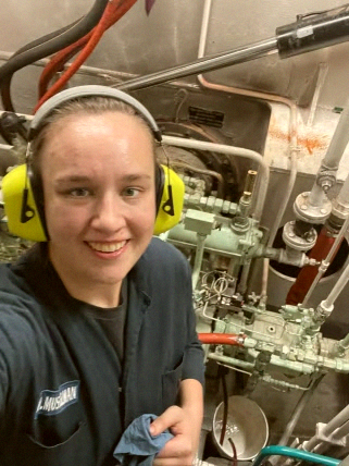 changscyaU's tweet photo. SpaceX employees are about to have their lives completely changed.

A former engineer now fixing up a hotel in Italy—his stake could be worth $28 million at IPO price.

A 27-year-old who joined in 2022 put 10% of each paycheck into equity. Not sure if she'll sell yet.

A https://t.co/Nw7m81OxzQ