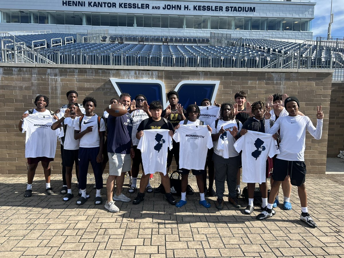 CoachBGGrant's tweet photo. Union Farmers with @MUHawksFB @CoachJeffGallo we picked a great day to compete. https://t.co/q2GJFTpqm9
