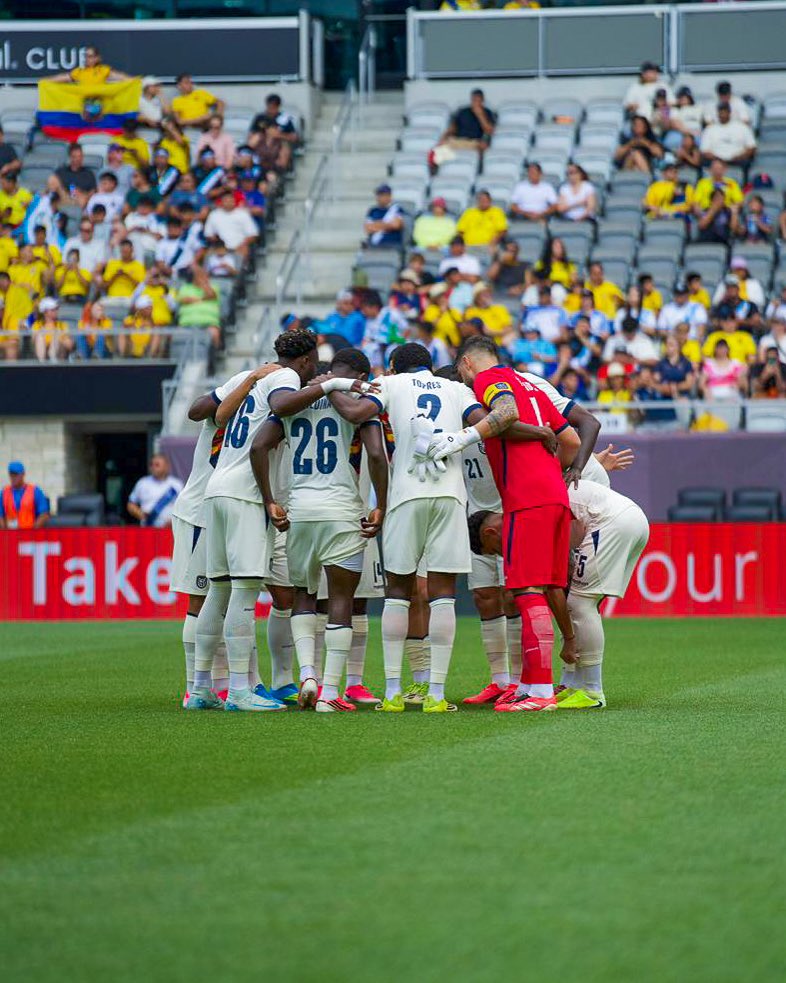 TheGoatStats's tweet photo. Más partidos consecutivos sin perder de selecciones CONMEBOL👇 

1️⃣ 🇦🇷 36 (2019/22)
2️⃣ 🇧🇷 35 (1993/96)
3️⃣ 🇨🇴 28 (2022/24)
4️⃣ 🇪🇨 19 (2024/actualidad) 🆕
5️⃣ 🇺🇾 18 (2011/12)
6️⃣ 🇵🇾 15 (1985/86)
7️⃣ 🇵🇪 15 (2017/18)
8️⃣ 🇨🇱 10 (2011/12 y 2015)
9️⃣ 🇧🇴 9 (1997)
🔟 🇻🇪 7 (2007 y 2022/23)

#ecuador #jordycaicedo #mundial2026 #estupiñan #galindez #moisescaicedo #pacho #hincapie #alanfranco #kendrypaez