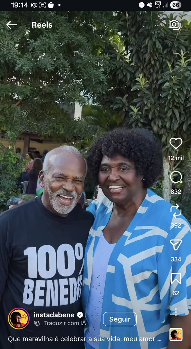obernardoh's tweet photo. Aniversário do Antônio pitanga e ele vestido com uma camisa 100% Benedita. Quero envelhecer igual eles. https://t.co/KDycOCmzSj