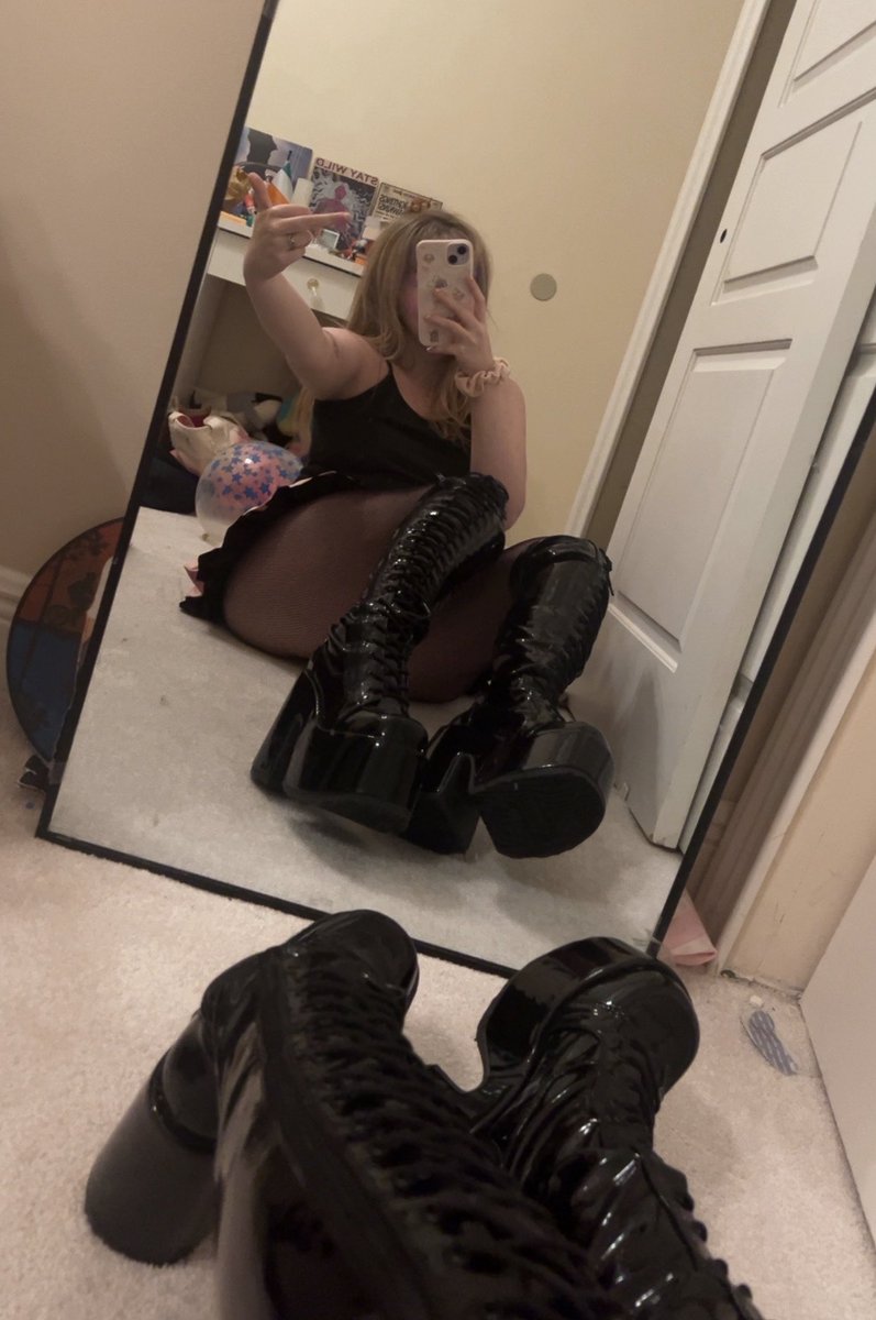 Evie ☥ findom tweet media