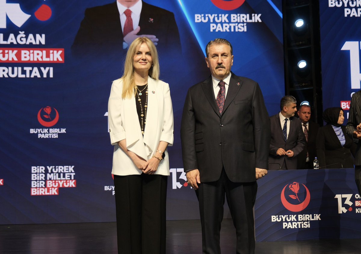 csezenirmak's tweet photo. Büyük Birlik Partisi 13. Olağan Büyük Kurultayı’nda, Genel Başkanımız Sayın Mustafa Destici’nin takdim ettiği rozetle partimizin saflarında görev alma onur ve sorumluluğunu üstlenmiş bulunuyorum.
Hayırlara vesile olmasını temenni ediyorum. https://t.co/LptXbJvEHs