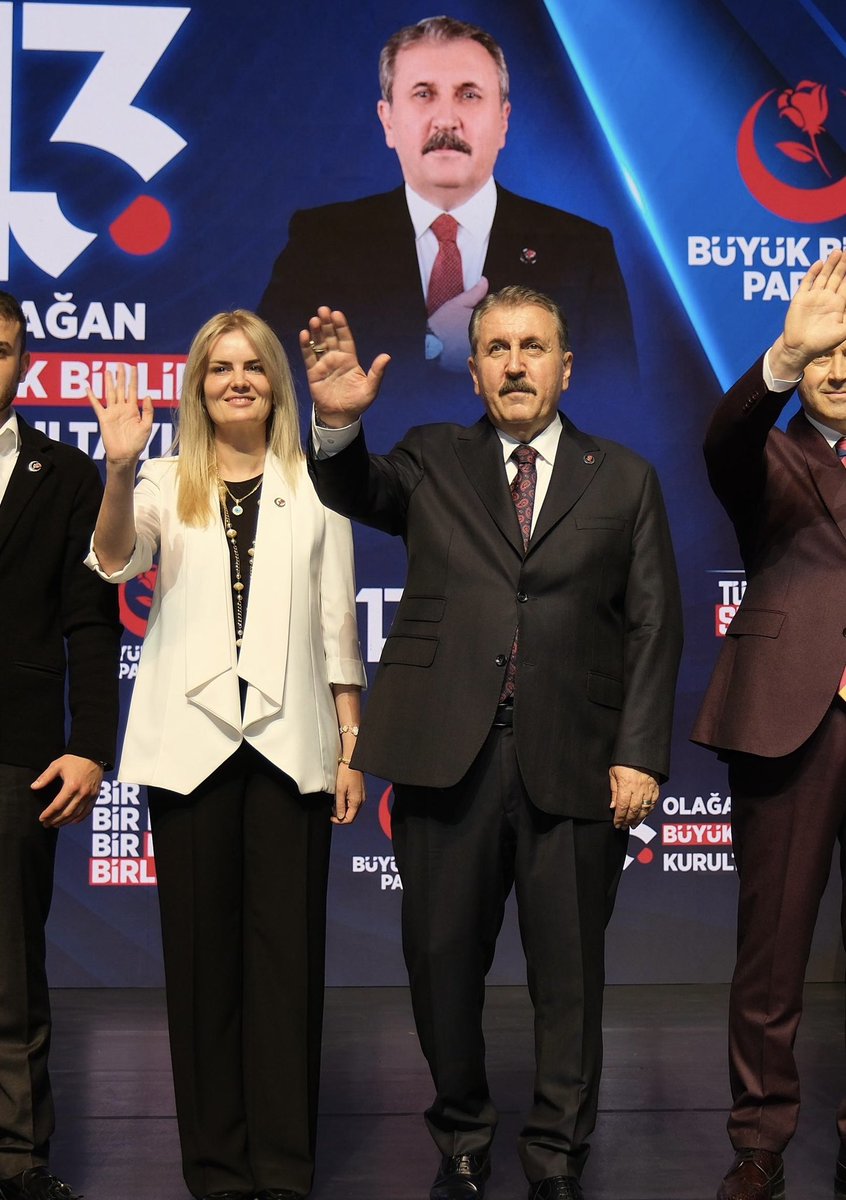 csezenirmak's tweet photo. Büyük Birlik Partisi 13. Olağan Büyük Kurultayı’nda, Genel Başkanımız Sayın Mustafa Destici’nin takdim ettiği rozetle partimizin saflarında görev alma onur ve sorumluluğunu üstlenmiş bulunuyorum.
Hayırlara vesile olmasını temenni ediyorum. https://t.co/LptXbJvEHs