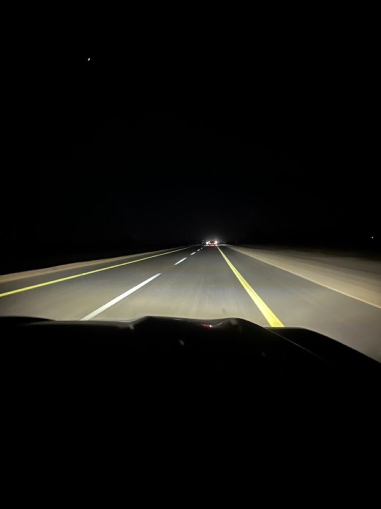 FahdAIh's tweet photo. ترى بيني وبين اللي مضى بالذاكره ميلاف
وإلين الحين  ..   ياخذني شعور من أغانينا
ㅤ
عرفت إن القدر فرصه سعيده والحياه أعراف
لو إن الشوق  ..  من كثر البعاد المر يصلينا
ㅤ
أزورك حلم من خلف الحقيقه والشعور لحاف
ما دام إن الوله واقف على  سكة هقاوينا https://t.co/DysFdWIB4f