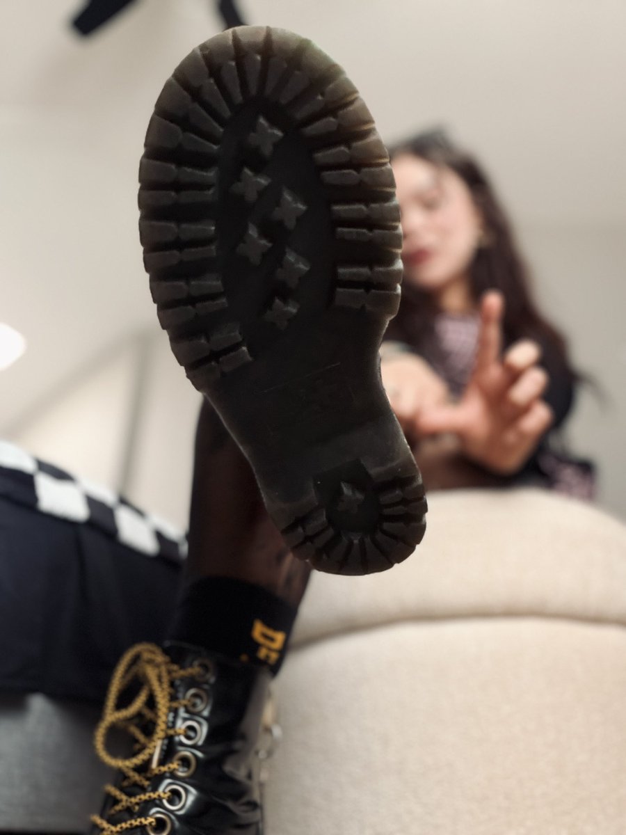 ladyknull's tweet photo. Of course, my docs are my number one 😍 https://t.co/yn0u7nV7iy