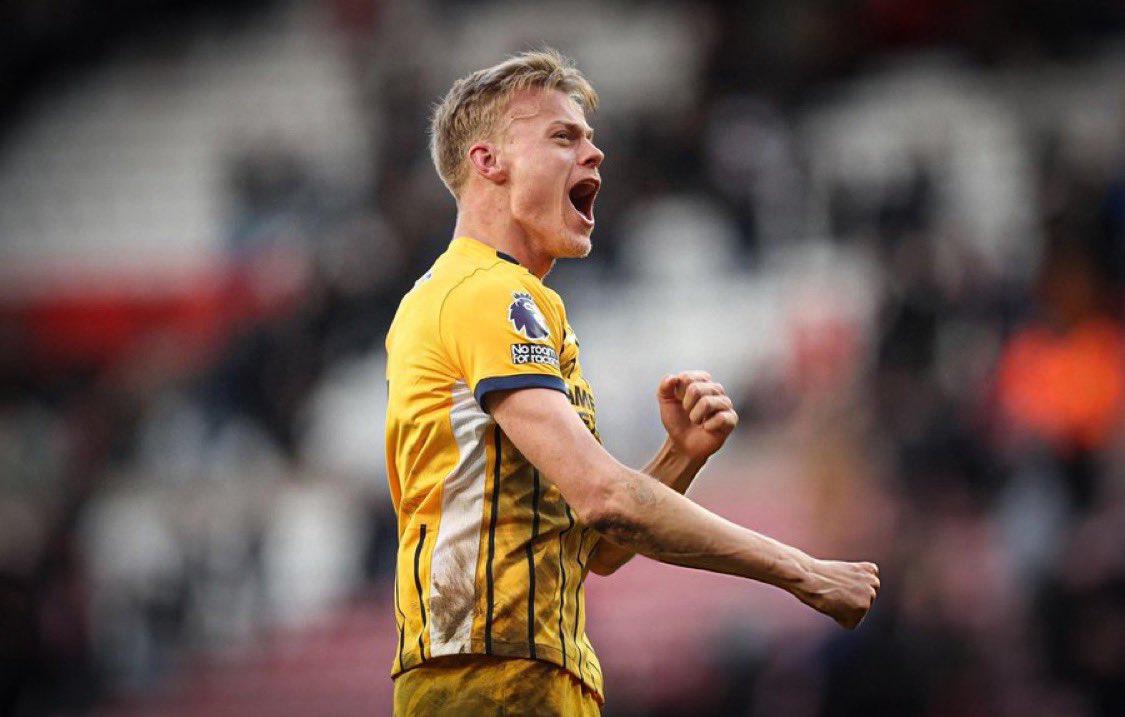 TheSpursWatch's tweet photo. 🚨🚨Micky Van de Ven: “I did briefly have [a conversation] with Jan Paul about Tottenham. I think that it is a good step for him.” https://t.co/ODnVIlzm5S