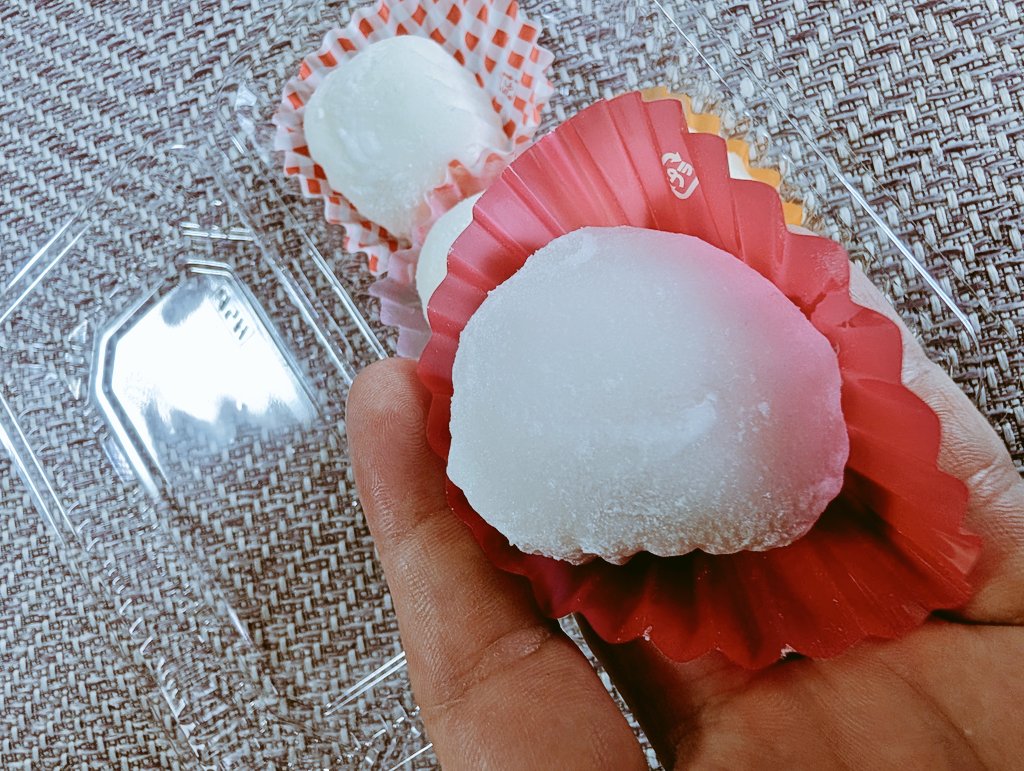 ORCA_csc's tweet photo. おはようございます🤘🏻

個人的に相変わらず変わらない状続いてるがやれば終わってくので少しずつでも色んな事やってかないとね
お休みはちゃんとリフレッシュしてるつもりなんだけど疲れもちゃんとれるように努力したい．．．睡眠を重点的に
最近食べた和菓子の夢大福とアイスくずもちがバリ美味しかった！
低浮上気味で申し訳無いですが頑張ります！💪🏻
今週もよろしゅう頼んます🙏🏻