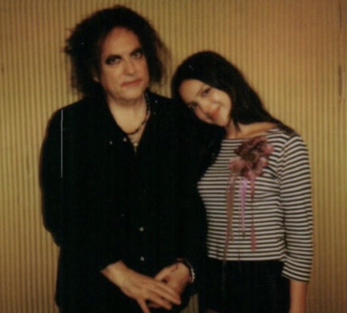 amandabedumb's tweet photo. little did she know she’d be wearing this same shirt on stage with robert smith https://t.co/xLwAttxBXR