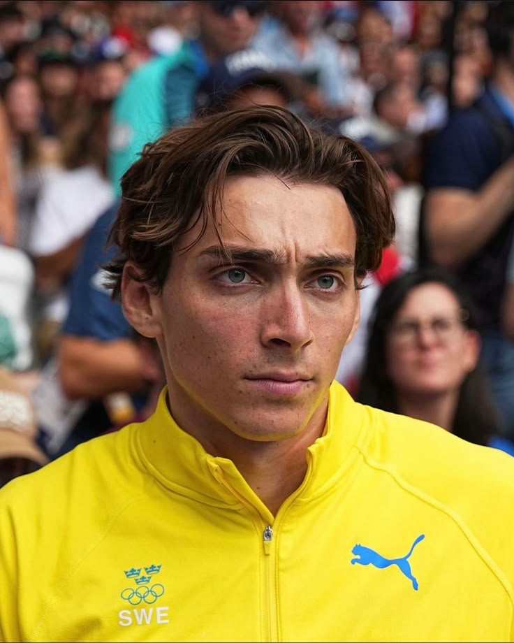 SportCliqueUI's tweet photo. At the Stockholm Diamond League, the seemingly unbeatable king of pole vaulting was defeated on home soil.

To understand why this loss matters so much, you first have to understand who Mondo Duplantis really is 👇🏾 https://t.co/uzIyNzg6K0