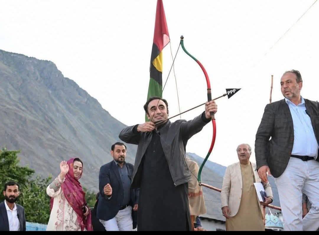 WaqarMemon125's tweet photo. گلگت بلتستان میں تیر چل گیا۔۔

سندھ، بلوچستان، آزاد کشمیر اور اب گلگت بلتستان میں بھی وزیر اعلیٰ جیالا ہوگا۔۔

#TeerChalGaya 

@BBhuttoZardari @AseefaBZ @BakhtawarBZ @MediaCellPPP https://t.co/DljmUMhJp8