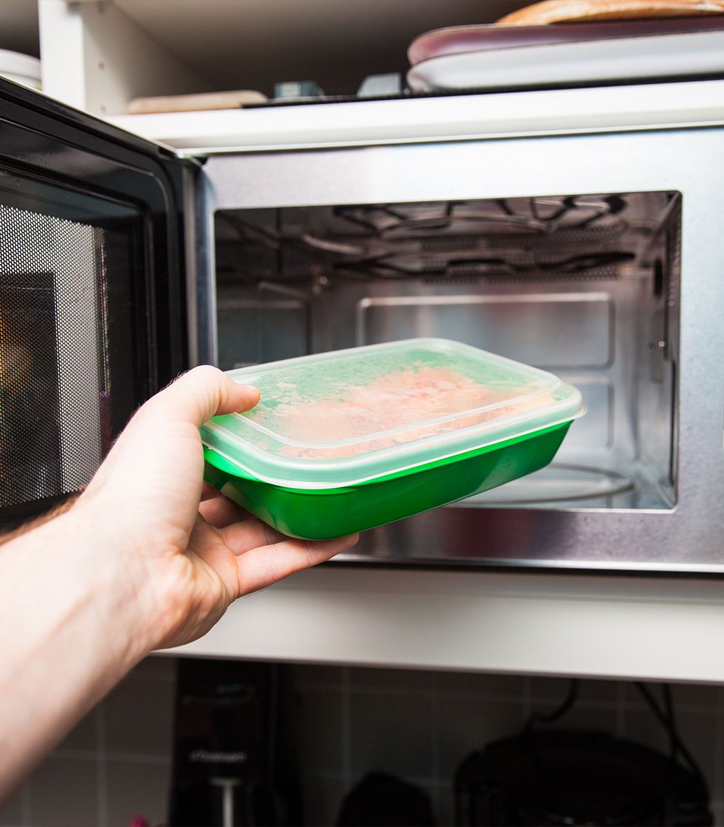 Dexerto's tweet photo. A detective has been arrested after allegedly pointing his gun at a co-worker for microwaving fish 

Michael DeBiase was relieved of his position after the incident https://t.co/ccM9zdrxu9