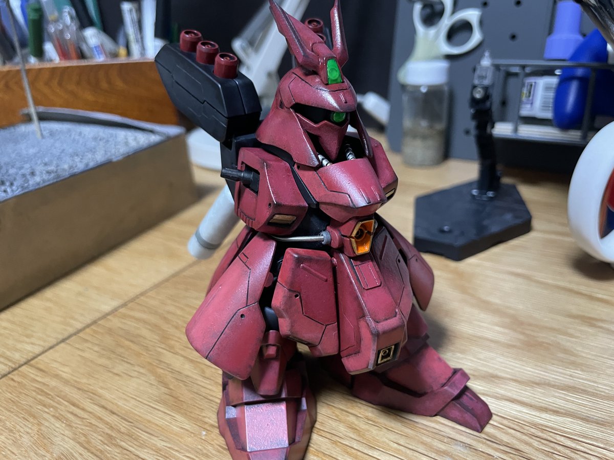 venforet's tweet photo. 進捗。
あとは、腕塗装してデカール。
#サザビー　#SDガンダム　#ガンプラ
#ミキシング https://t.co/BBv2bSPhEe