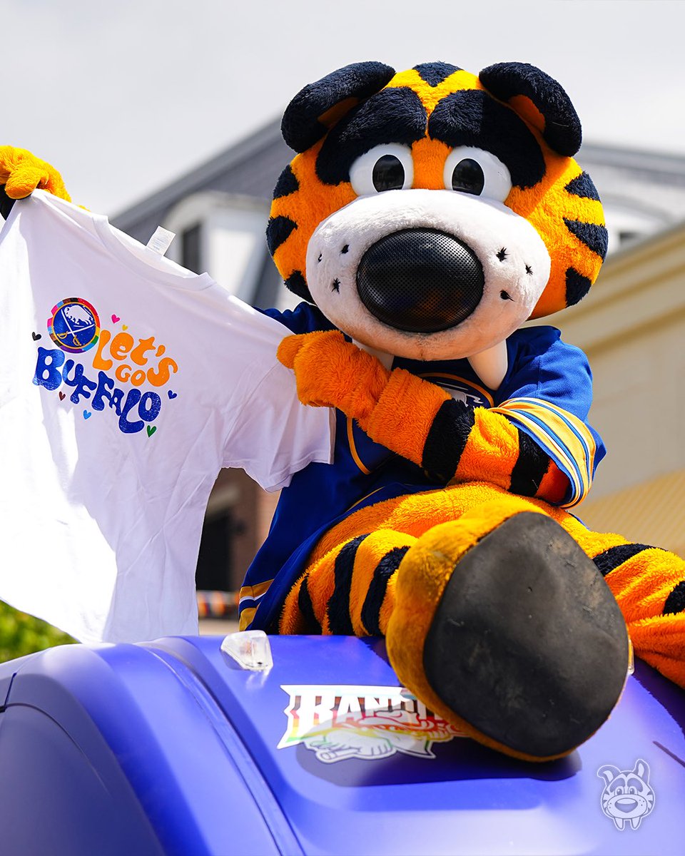 Sabretooth_NHL's tweet photo. I had a blast at today’s Pride Parade! 🏳️‍🌈😻 Happy Pride Month! https://t.co/cIWkdo4sTr