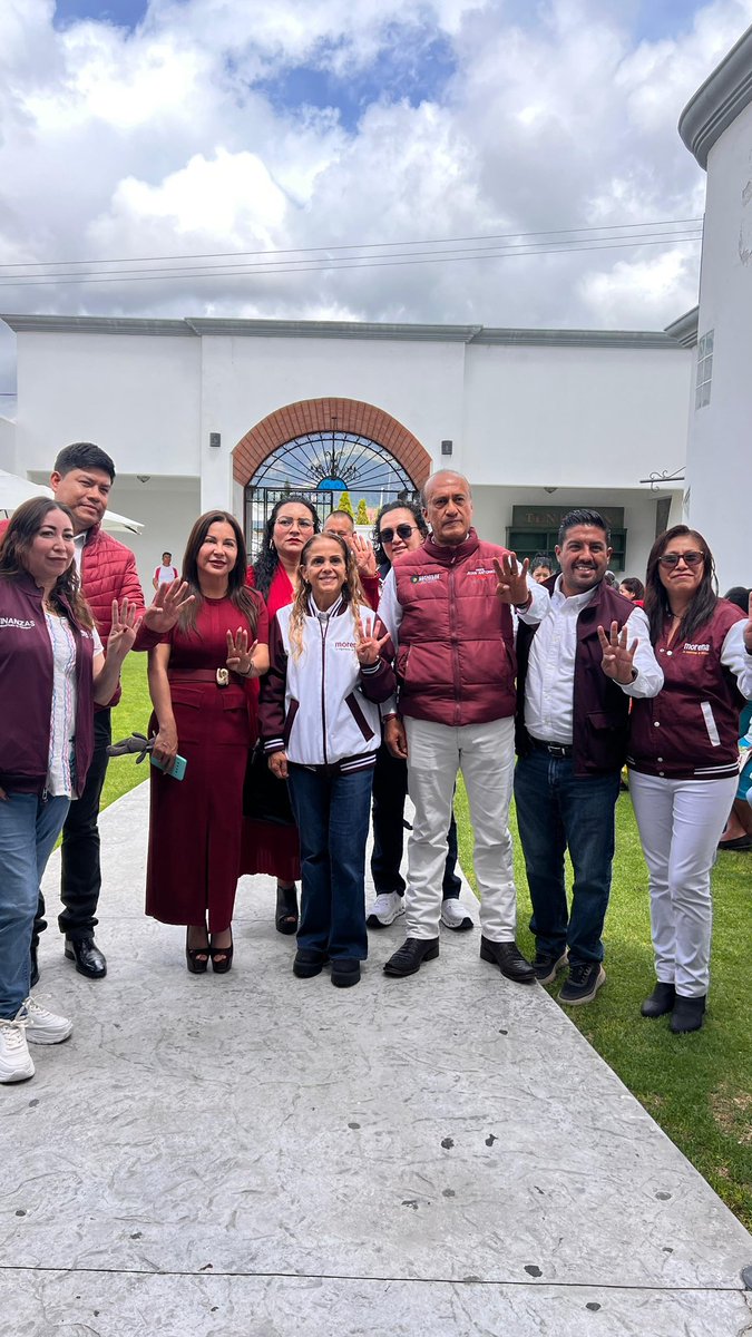OlgaRomeroGC's tweet photo. 🇲🇽 ¡La Patria se ama y se defiende!

Desde #Libres, Puebla, levantamos la voz para refrendar nuestro compromiso con la soberanía nacional y nuestro respaldo absoluto a la Presidenta Claudia Sheinbaum Pardo.

En cada municipio, en cada comunidad y en cada rincón de México, hay un pueblo consciente y organizado dispuesto a defender la independencia, la dignidad y el futuro de nuestra nación.

¡Que viva México! ¡Que viva Puebla! ¡Que viva Claudia Sheinbaum!