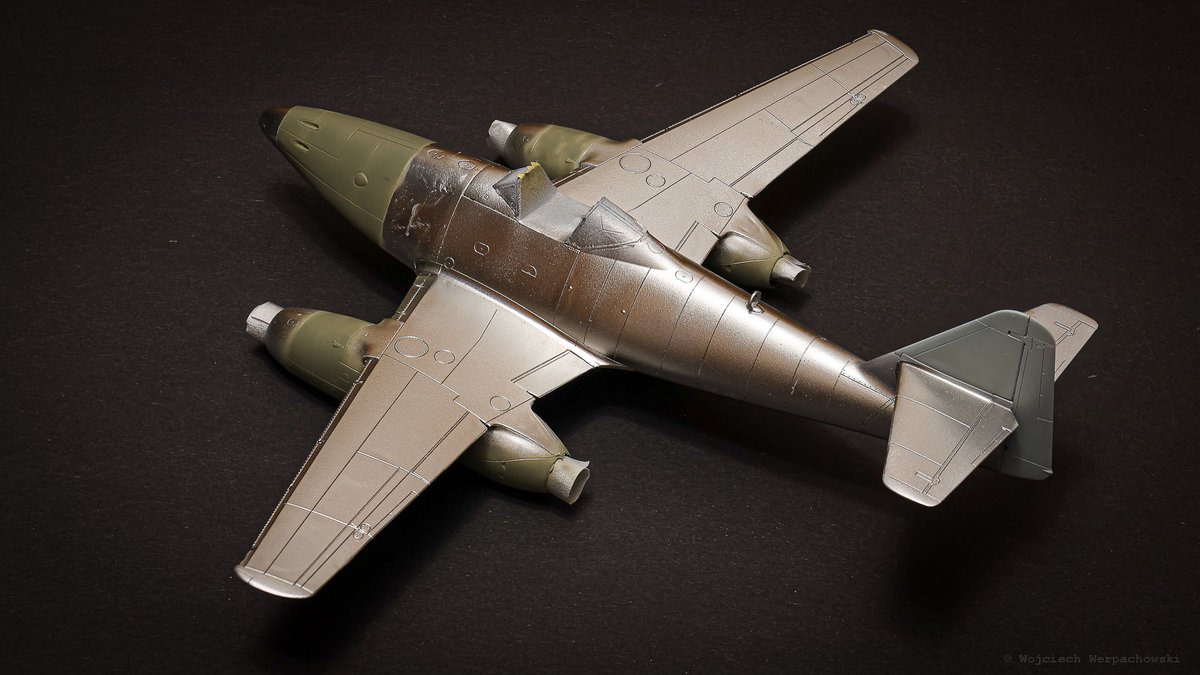 Woit_1900's tweet photo. Pomalutku... Bryła sklejona, malunki się robią. Na razie podkłady.
 #me262 #ttmodelarze #Woitmodeluje
@ArmaHobby https://t.co/GU9543BKXK