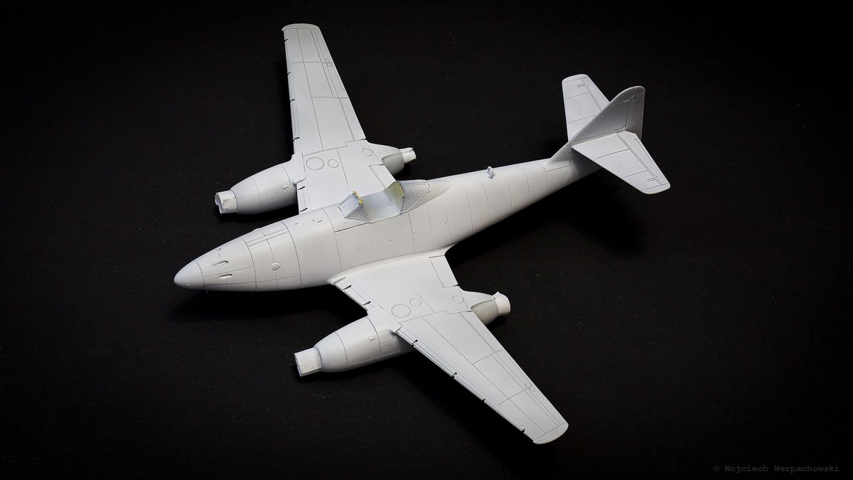 Woit_1900's tweet photo. Pomalutku... Bryła sklejona, malunki się robią. Na razie podkłady.
 #me262 #ttmodelarze #Woitmodeluje
@ArmaHobby https://t.co/GU9543BKXK
