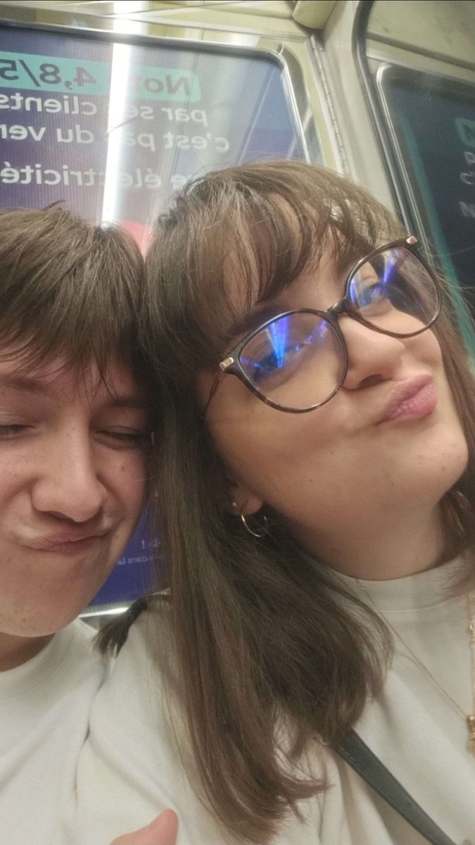 juliusxreinberg's tweet photo. Joyeux anniversaire à la plus incroyable et la plus magnifique des femmes @sweetxreader ❤️❤️❤️ https://t.co/JNI9PWzHe1