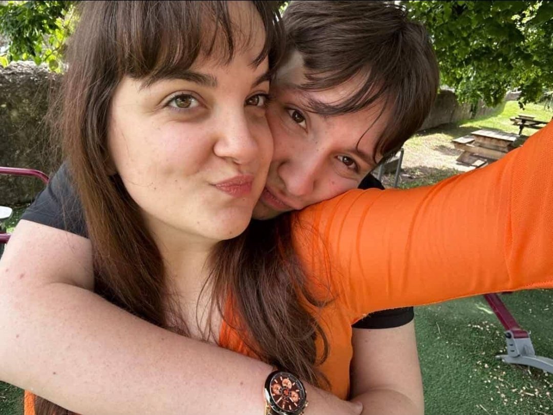 juliusxreinberg's tweet photo. Joyeux anniversaire à la plus incroyable et la plus magnifique des femmes @sweetxreader ❤️❤️❤️ https://t.co/JNI9PWzHe1
