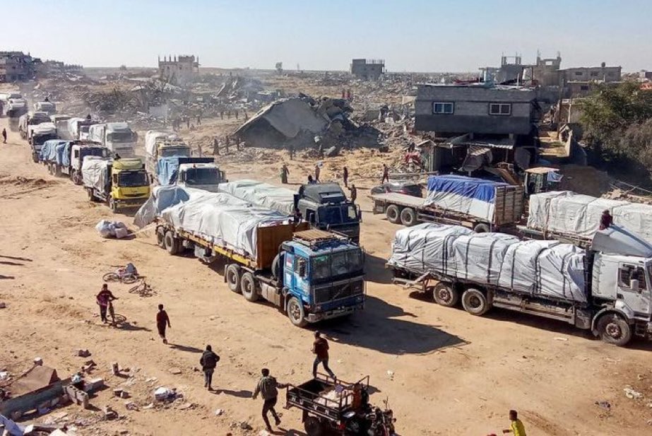 MercerReports's tweet photo. 🇵🇸 BREAKING: 

Israel has reportedly halted all humanitarian aid into the Gaza Strip 

Source: RN Intel, TabzLIVE (Telegram) / Writer: Oliver https://t.co/CEK3kKUYBt