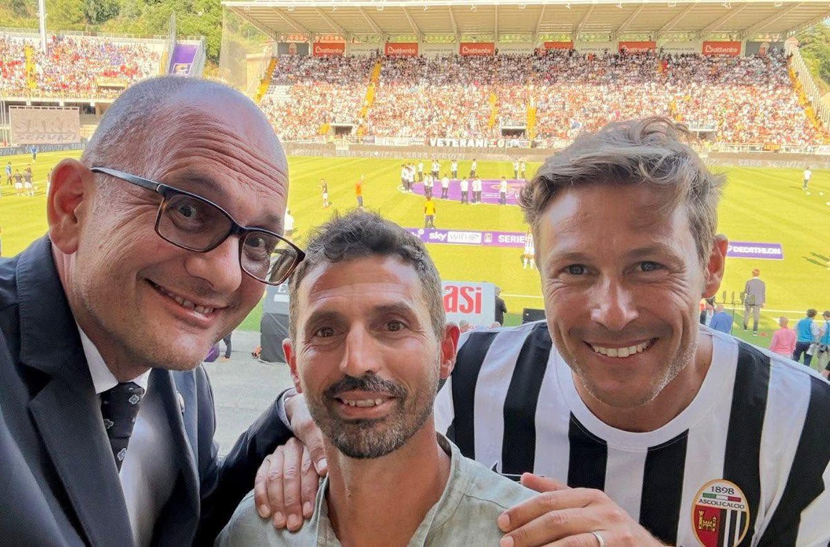 middius's tweet photo. @max_ambesi L’Ascoli torna in B con Vagnozzi❤️🤍🖤❤️ https://t.co/5RRSupb4Pm