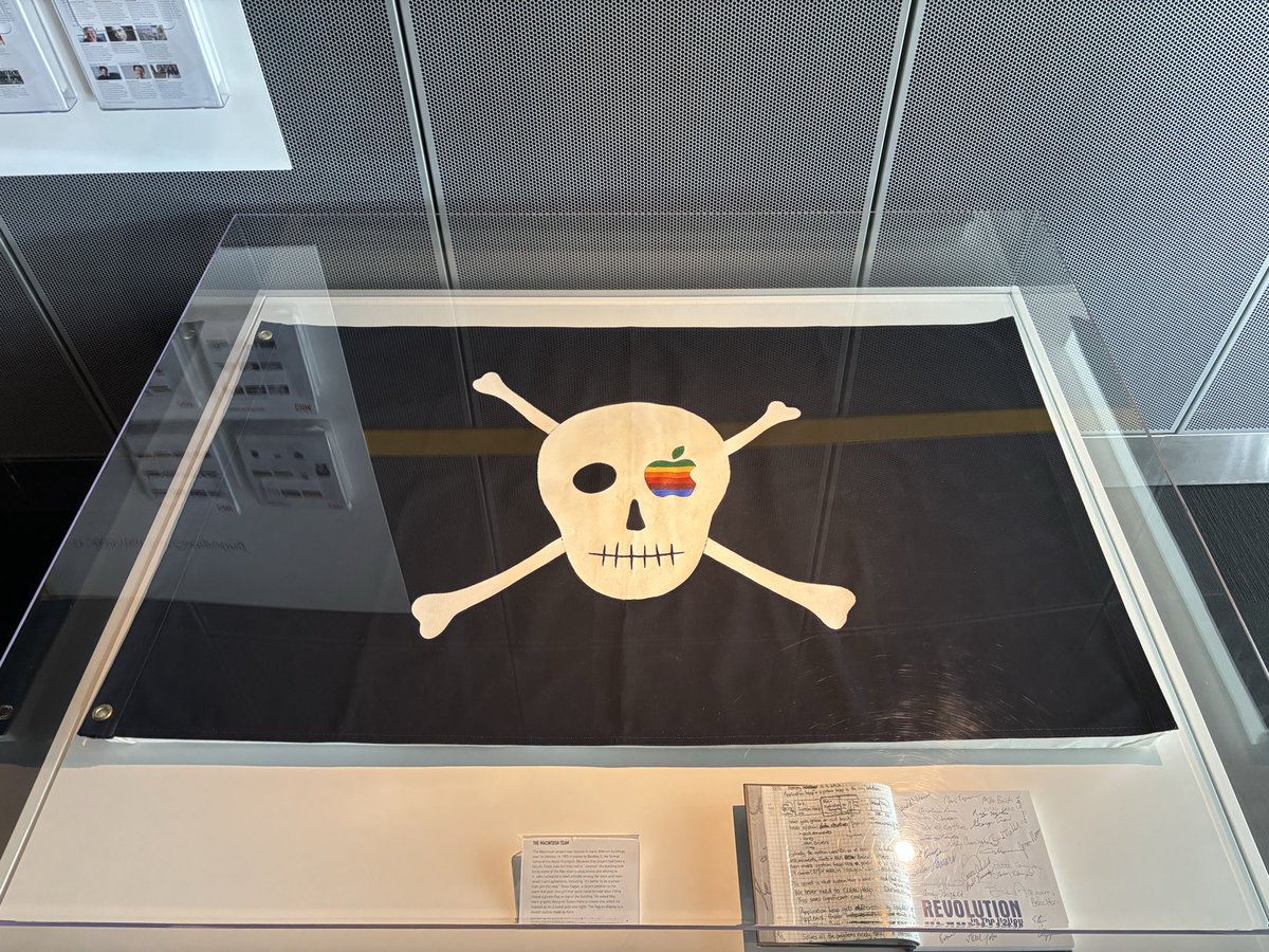 ClassicII_MrMac's tweet photo. Oh my gosh… #WWDC26 Little Finder Guy and the Pirate Flag pins!!!!!!!🥹🥹🥹 https://t.co/zevTNBjZel