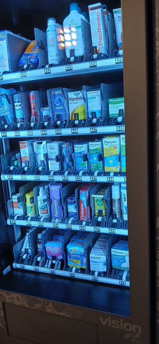 PDireitas's tweet photo. O vending que realmente importa num hotel!! https://t.co/NC2HYbj7M7