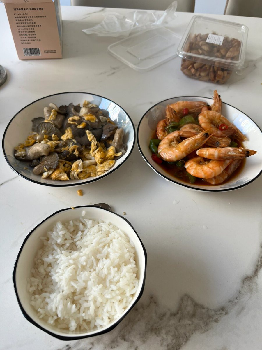 roxann77's tweet photo. Stock up fresh veggies u0026 whole grains today! Local market has the best picks at unbeatable prices. #GroceryHaul #FreshEats https://t.co/2Lf3vnnRmF