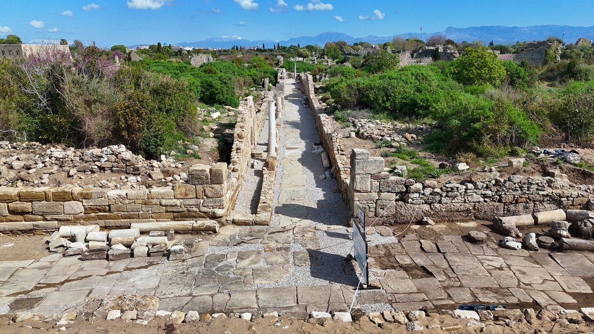 archaeologymag tweet picture