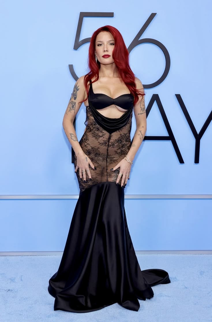 93angelonfire's tweet photo. why halsey is the queen of wearing black
🧵 https://t.co/4XTmVg32QQ