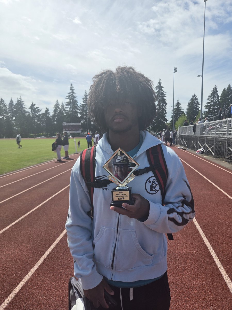 JordanNoelKC's tweet photo. Here are some clips from the @AveryShowcases today! Had a great day today! Was blessed to win CB mvp!! 3 int's during 1's today! I just keep working! Showing and proving everytime!! I'm ready!!!
#builtforthis
#wakeemup
@247Sports
@BrandonHuffman
@On3
@KevinJones206
@TheDBRoom206
@AGEDITS32
@sixstarfootball
@CoachMaui
@Coach_Dinish
@PrepRedzoneWA
@AndrewNemec
@NickFarman55