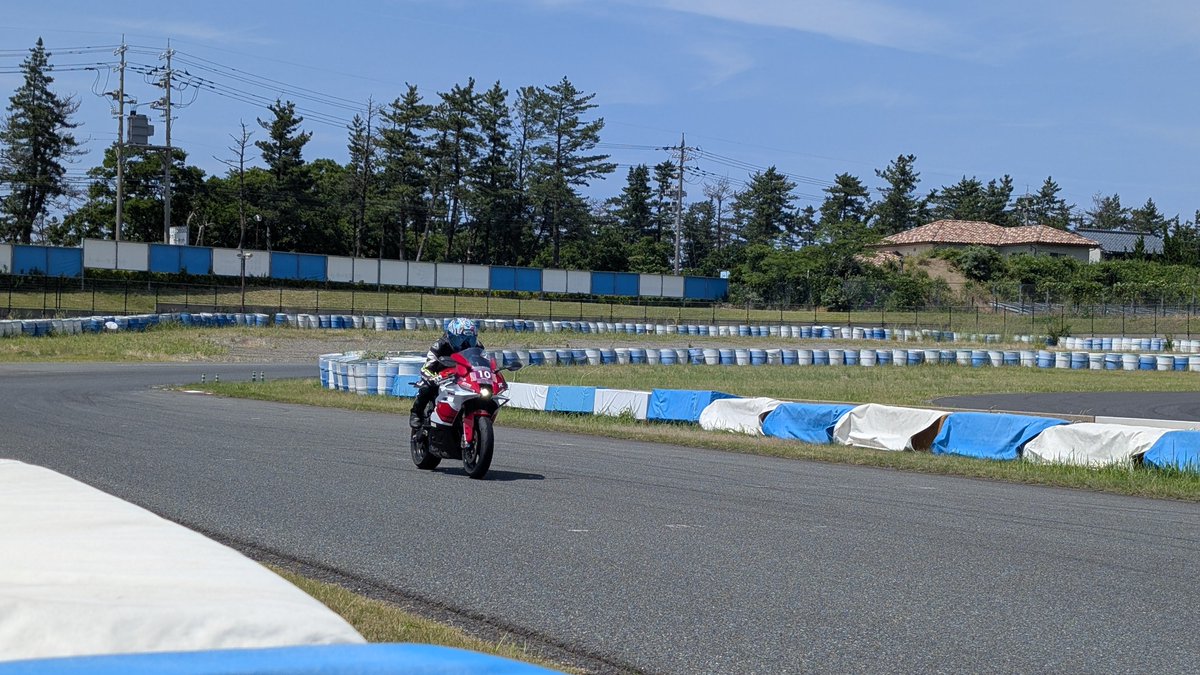 celedc's tweet photo. チェル会🏍️ https://t.co/W5HDVDRljF