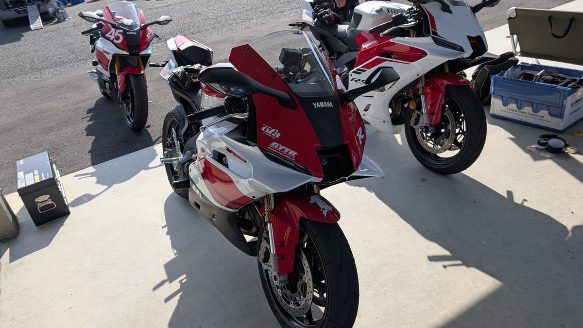 celedc's tweet photo. チェル会🏍️ https://t.co/W5HDVDRljF