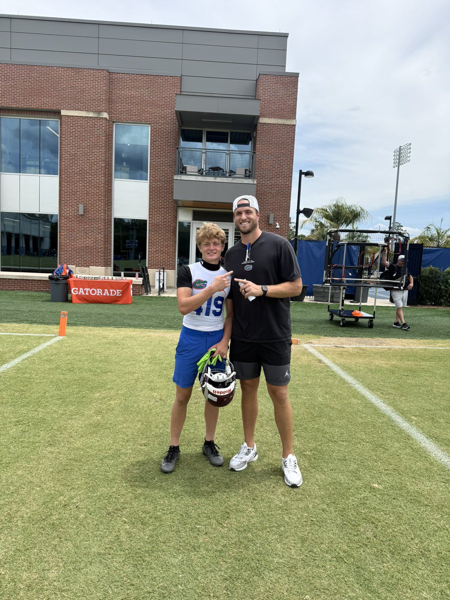 ashtonclo2's tweet photo. Thank you @CoachGoede @CoachDavisWR @CoachTMcKnight @_CoachLucas for all your time today it was great meeting you and looking forward to connecting more. Appreciate all you do. 

@BrodyWiseman @PrepRedzoneFL @GatorsFB @Andy_Villamarzo @Lo_Kizell @Bat_t3 https://t.co/hSLRMocv6O