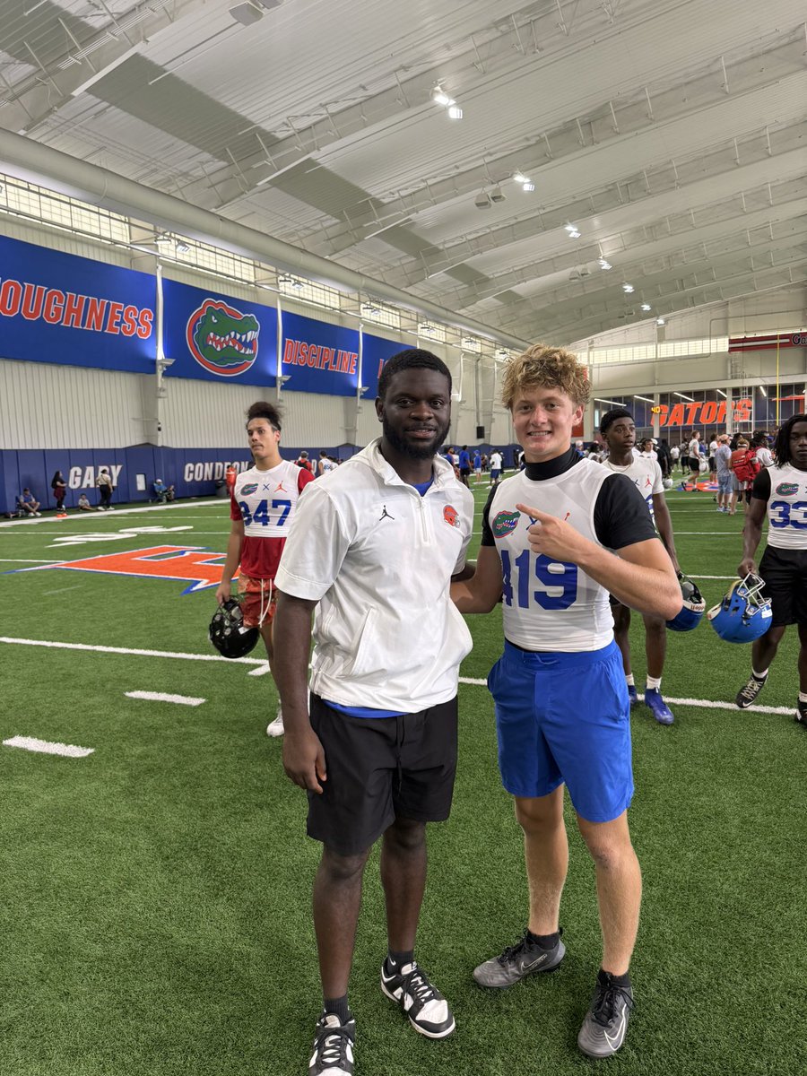 ashtonclo2's tweet photo. Thank you @CoachGoede @CoachDavisWR @CoachTMcKnight @_CoachLucas for all your time today it was great meeting you and looking forward to connecting more. Appreciate all you do. 

@BrodyWiseman @PrepRedzoneFL @GatorsFB @Andy_Villamarzo @Lo_Kizell @Bat_t3 https://t.co/hSLRMocv6O