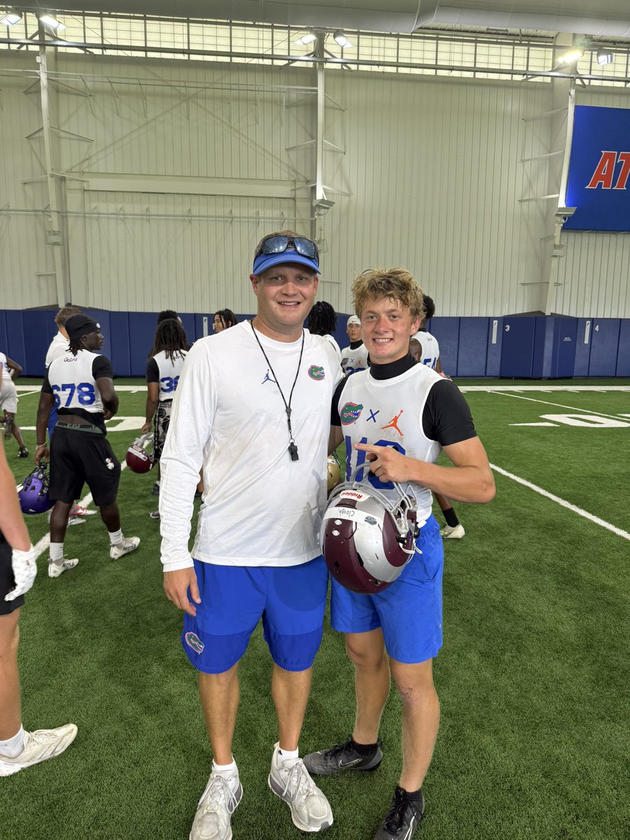 ashtonclo2's tweet photo. Thank you @CoachGoede @CoachDavisWR @CoachTMcKnight @_CoachLucas for all your time today it was great meeting you and looking forward to connecting more. Appreciate all you do. 

@BrodyWiseman @PrepRedzoneFL @GatorsFB @Andy_Villamarzo @Lo_Kizell @Bat_t3 https://t.co/hSLRMocv6O