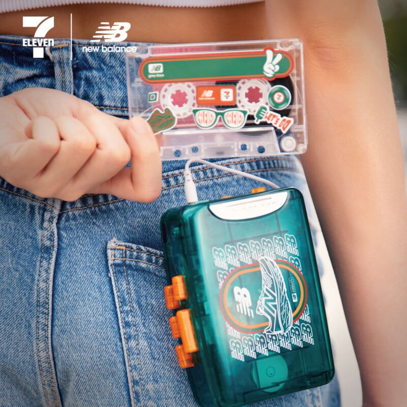 ZorzStudios's tweet photo. #7Eleven and #NewBalance team for a limited-edition camera crossover: https://t.co/bVmwZ7QZvh 

#JeremyGray #camera #Charmera #KodakCharmera #compact #CompactCamera #HongKong #KeychainCamera #LimitedEdition #RetroStyled #equipment https://t.co/he9uC7OHe2