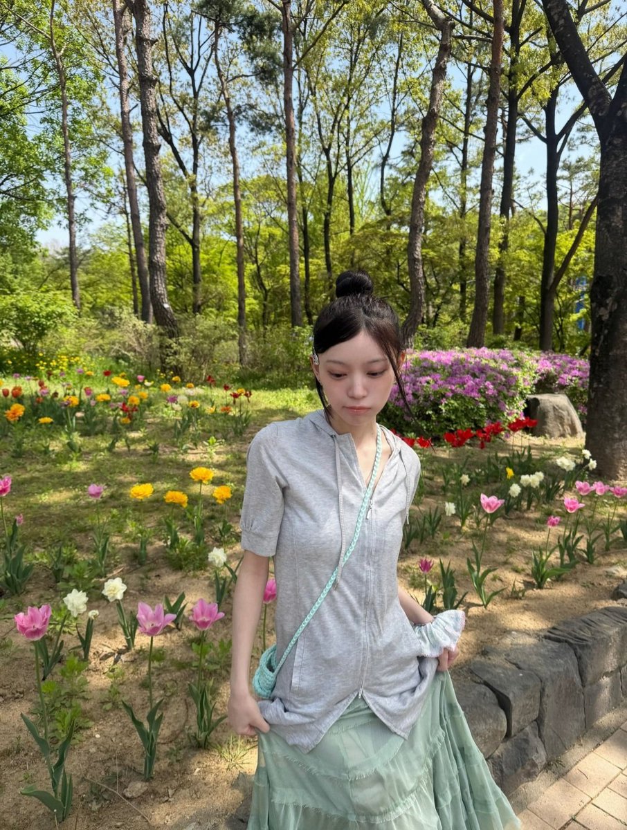 MokaMelody25's tweet photo. Moka is wearing the jacket again!!! I really want it so bad 😭 if anyone knows where I can get this please pleaseeeeee let me know https://t.co/FdW0KKYiLI
