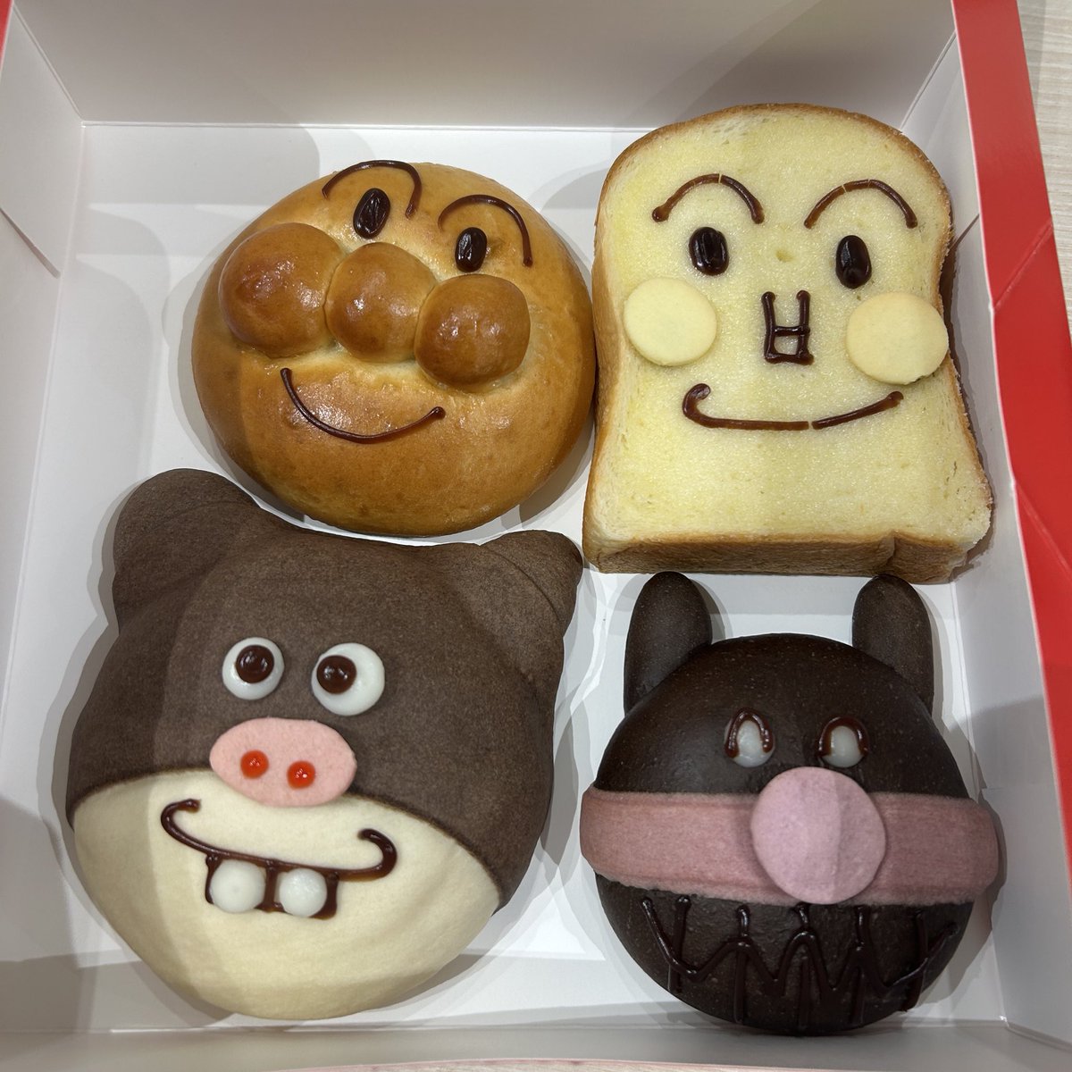 odendendenty's tweet photo. 昨日のアンパンマンミュージアム激混みやったけどめっちゃ坊が嬉しそうでこちらがﾊﾋﾟﾈｽ☘️🤞

あとぬいぐるみのチョイスかわいいね https://t.co/9ubTFtXY3m