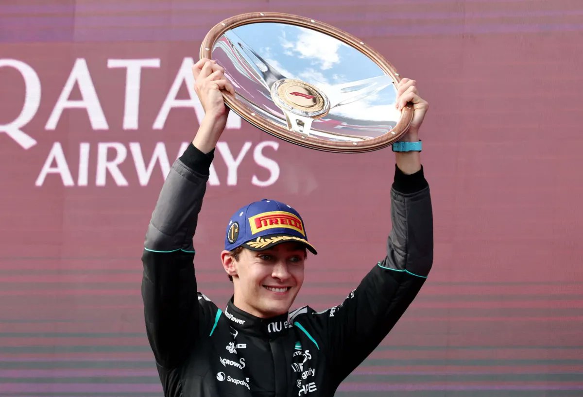 ChecoxB's tweet photo. Tras 6 carreras:

Checo 2023     vs    Russell 2026

2 W                               1 W
4 podios                     2 podios
2 poles                        2 poles
a 39 de Max              a 68 de Anto
1 DNF                           1 DNF https://t.co/L28DkE7Ero