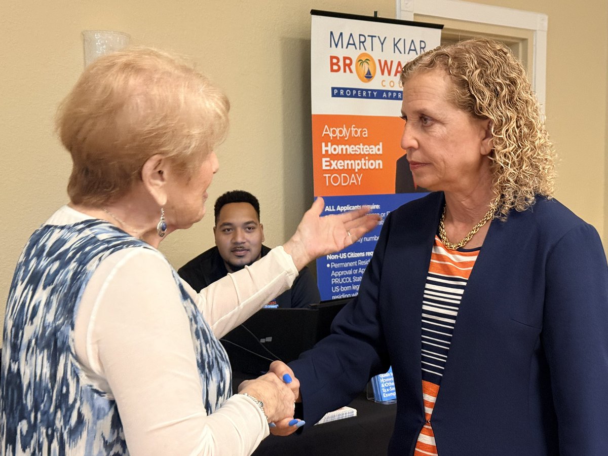 DWStweets's tweet photo. Trump has ripped healthcare from millions, attacked Social Security and raised prices on all of our bills, just to give billionaires tax breaks.

I've been on the front lines to push back, and I'm glad to know that the Wynmoor Democratic Club is with me in this fight. https://t.co/fEnag8RjaG